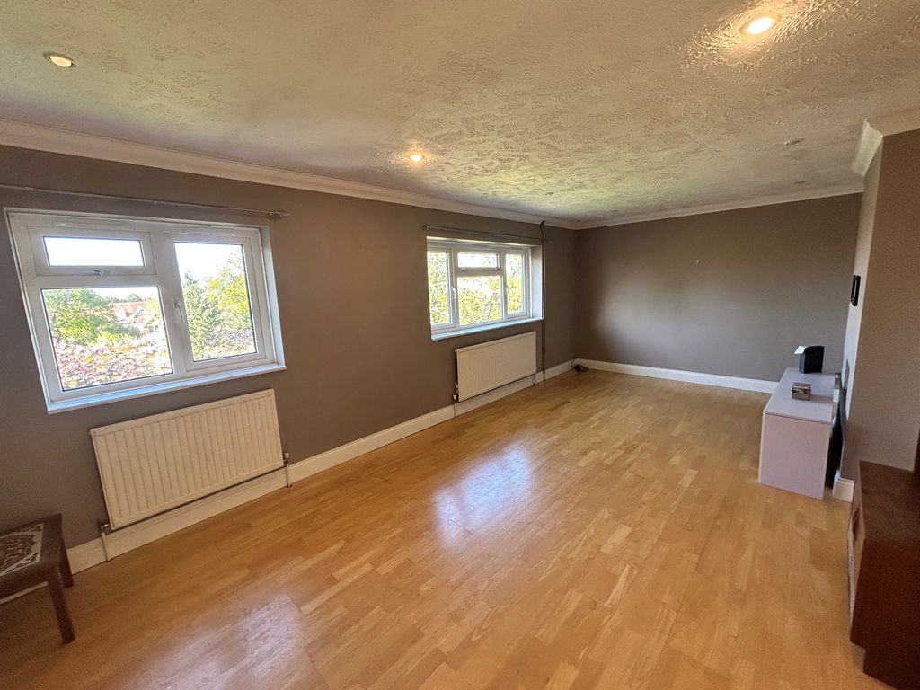 Property photo 2 of 7 Living Room