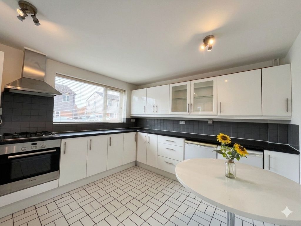 Property photo 3 of 13 5206382