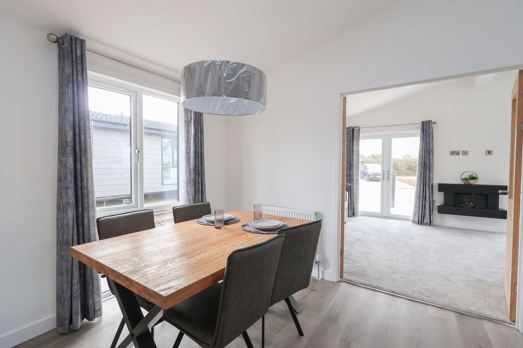 Property photo 3 of 13 Dining Area