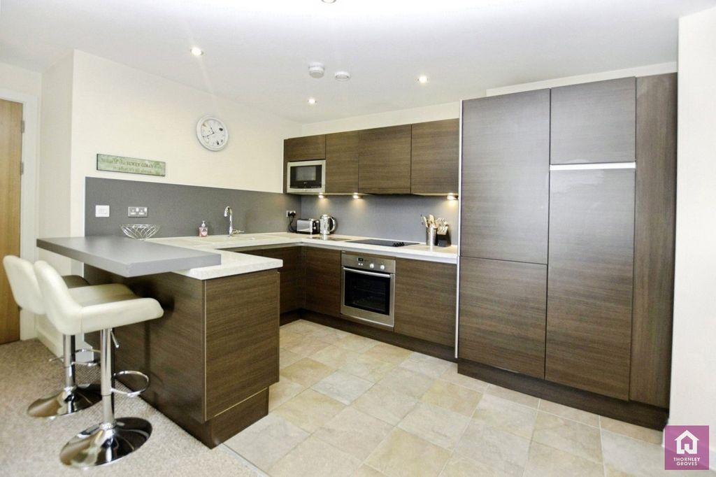 Property photo 2 of 22 Pbox-Img.Jpg