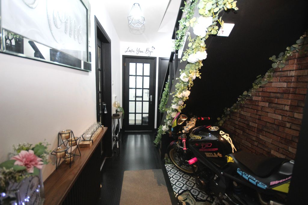 Property photo 3 of 23