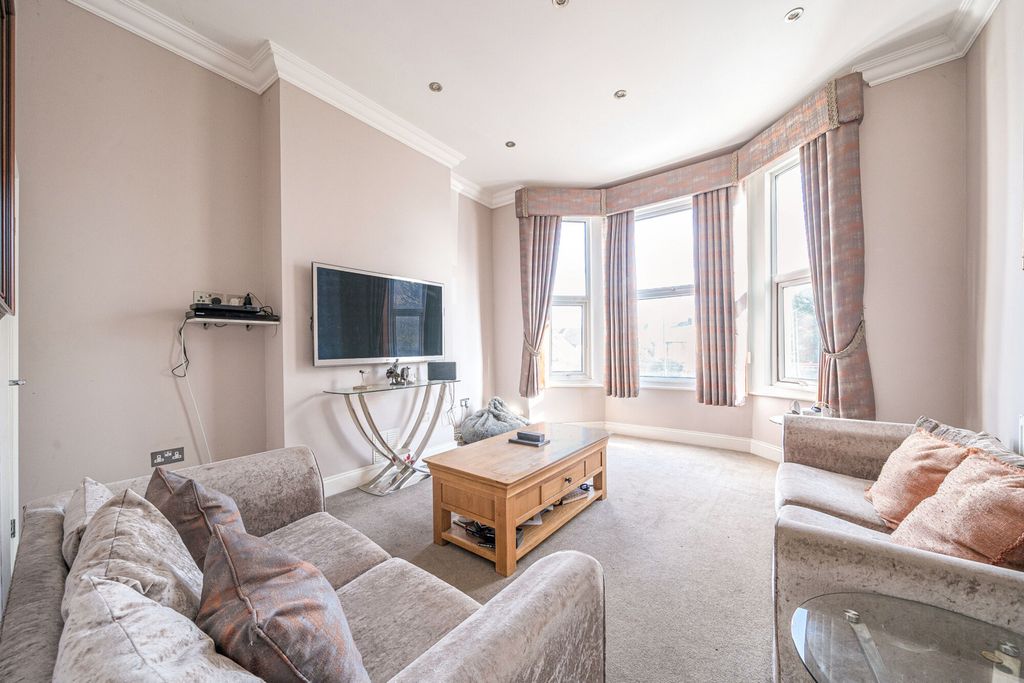 Property photo 2 of 26 Reception