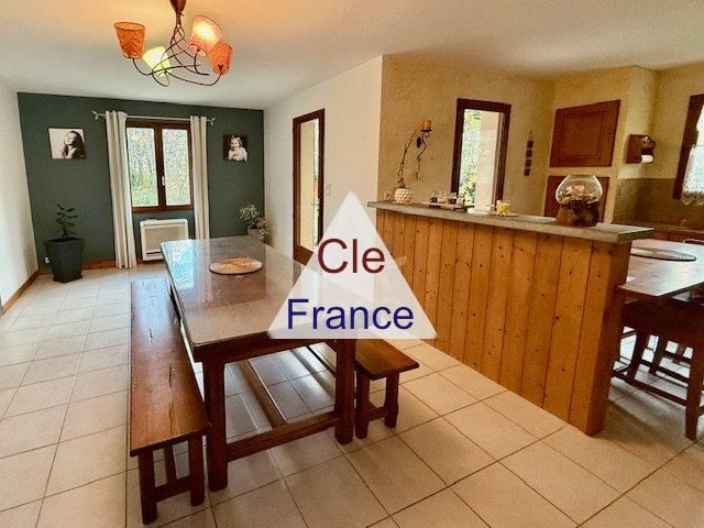 Property photo 3 of 12