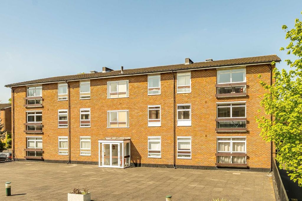 Property photo 1 of 6