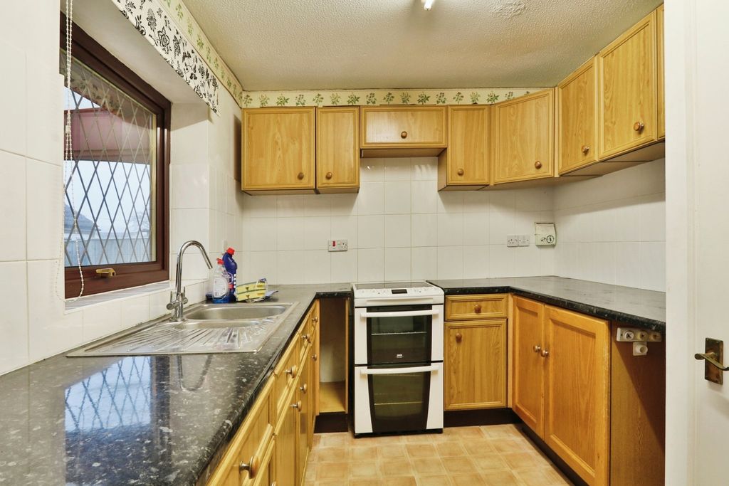Property photo 3 of 13 2981618