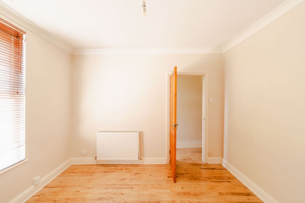 Property photo 3 of 17 Photo 3
