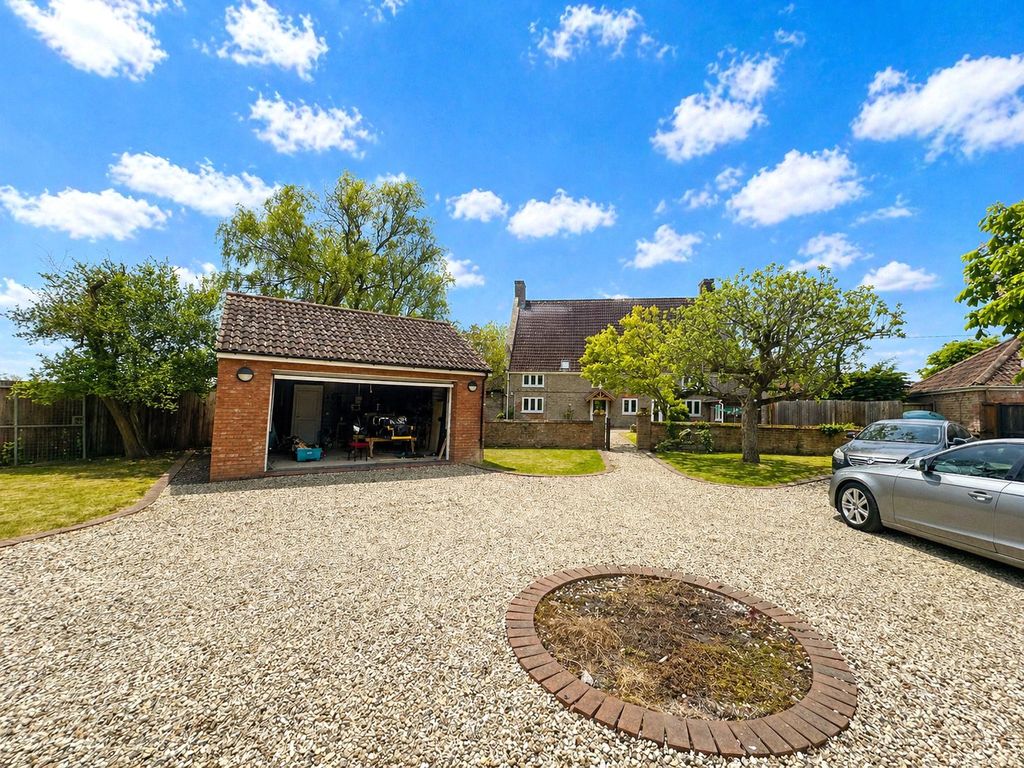 Property photo 3 of 44 Picture No. 46
