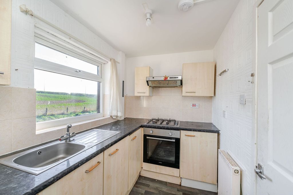 Property photo 2 of 16 Kitchen