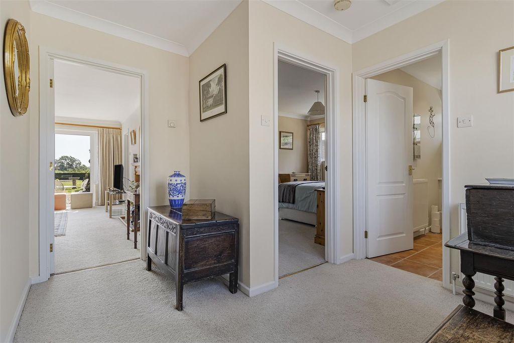 Property photo 3 of 27 23_83119.Jpg