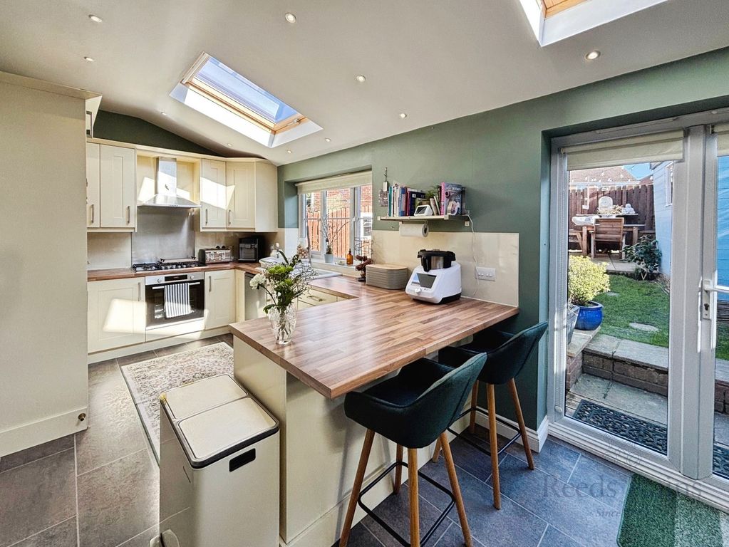 Property photo 3 of 22 Picture No. 11