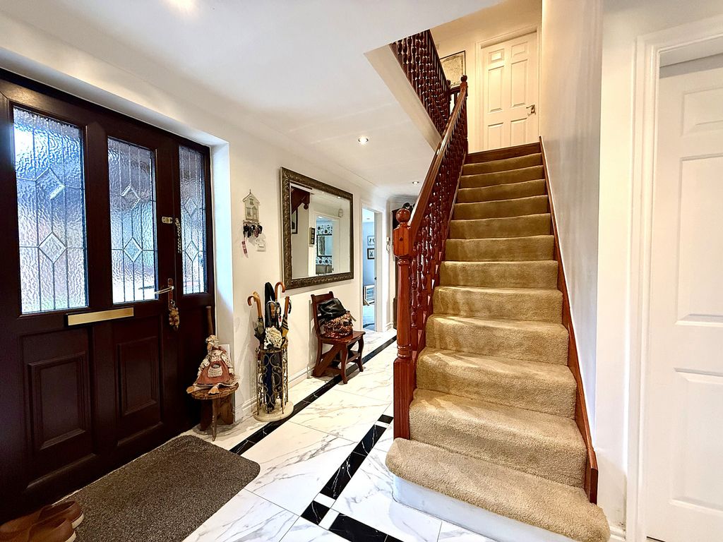 Property photo 3 of 46