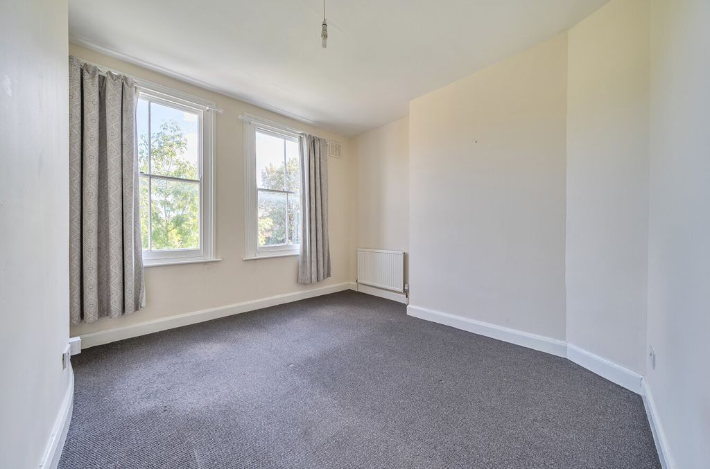 Property photo 3 of 13 1360053-3-68d566F...