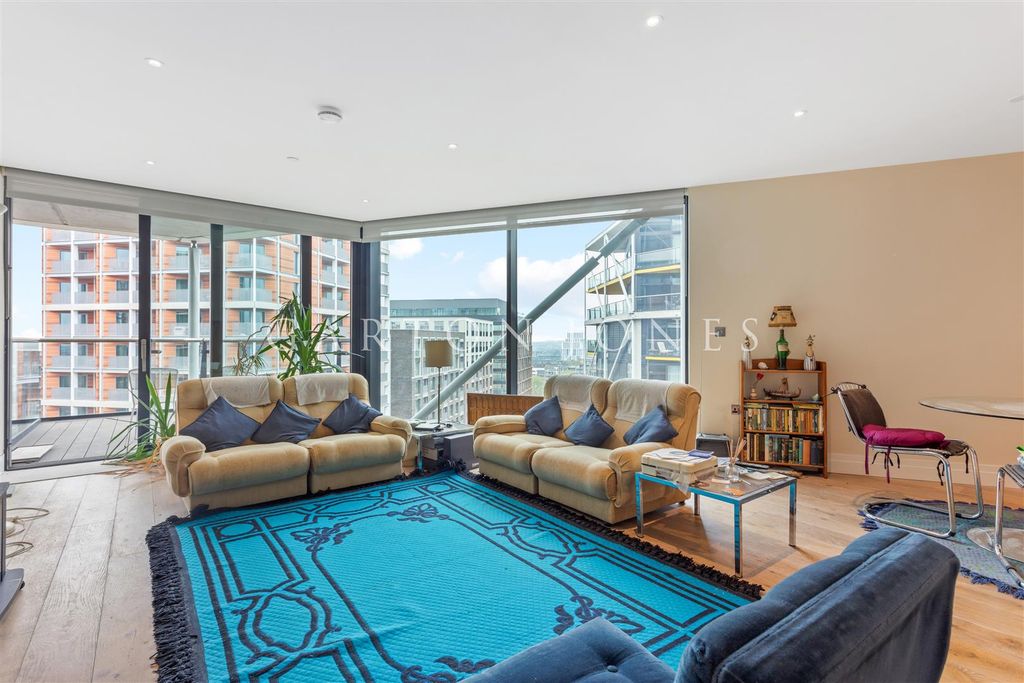 Property photo 2 of 18 Reception Room