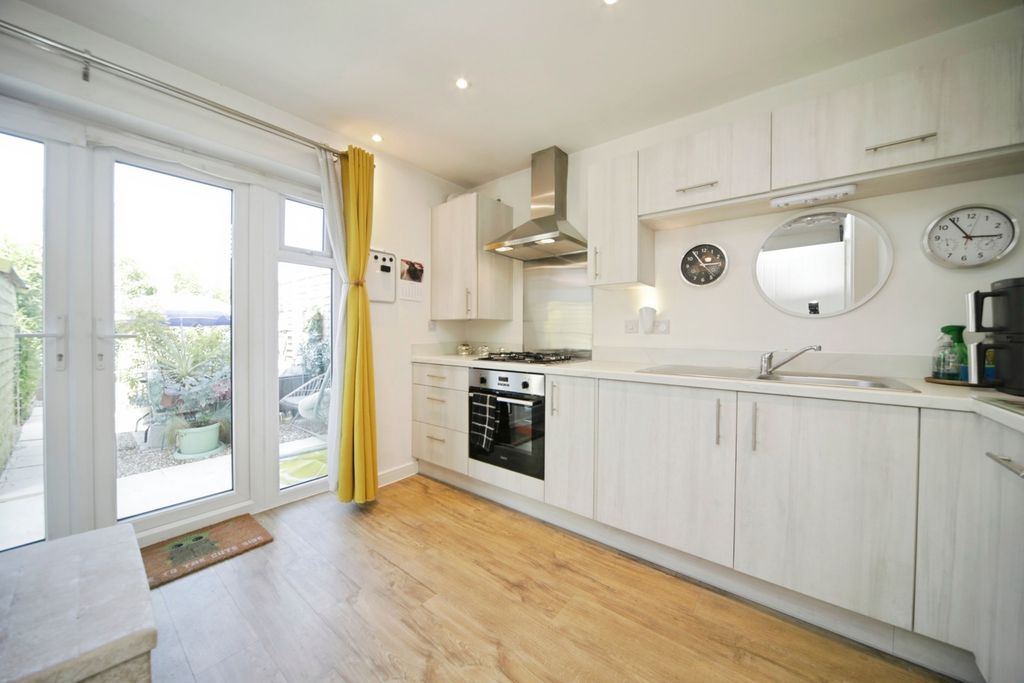 Property photo 3 of 20 Pbox-Img.Jpg