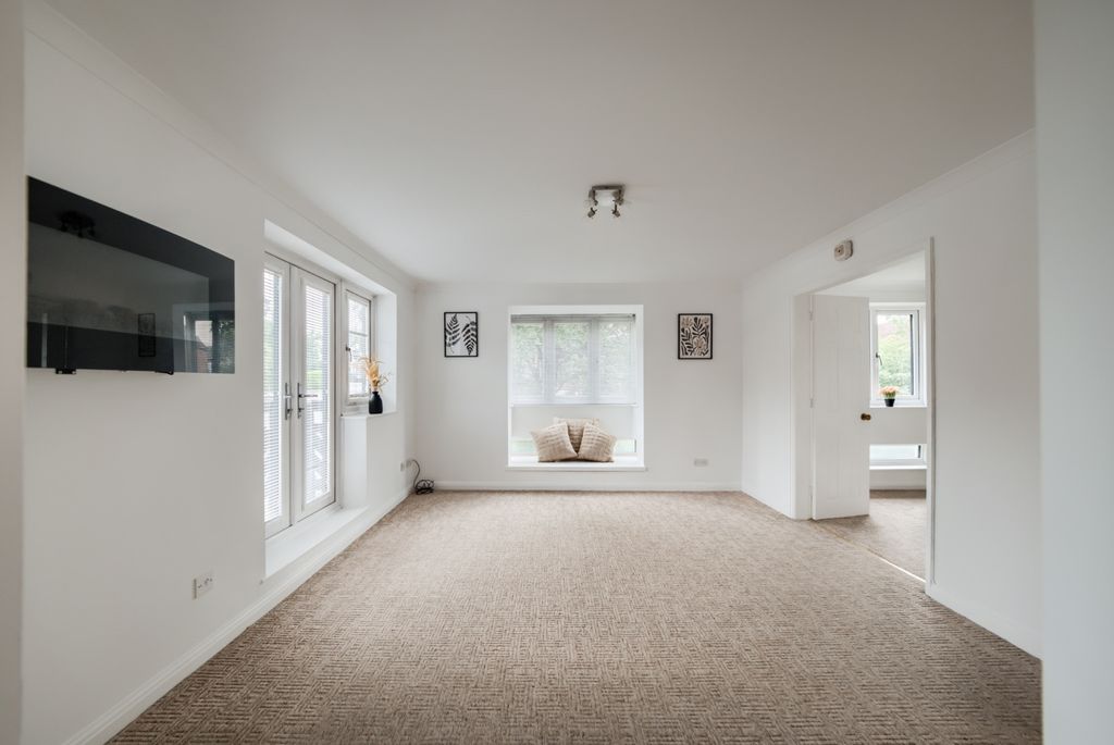 Property photo 3 of 13 Xt5A1370-Hdr(3)