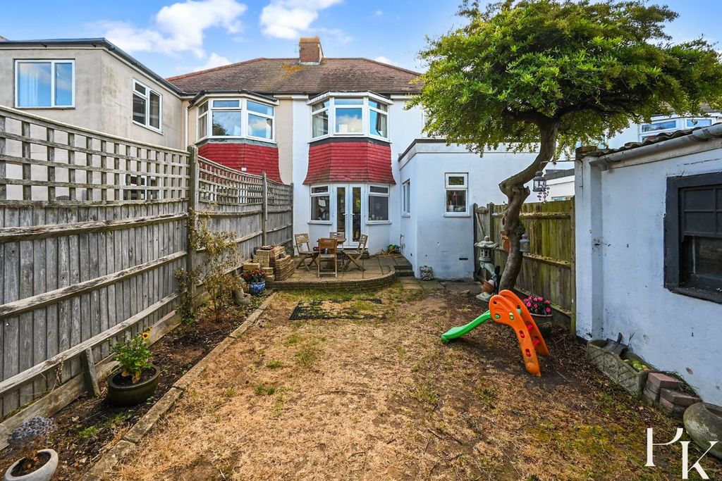 Property photo 2 of 26
