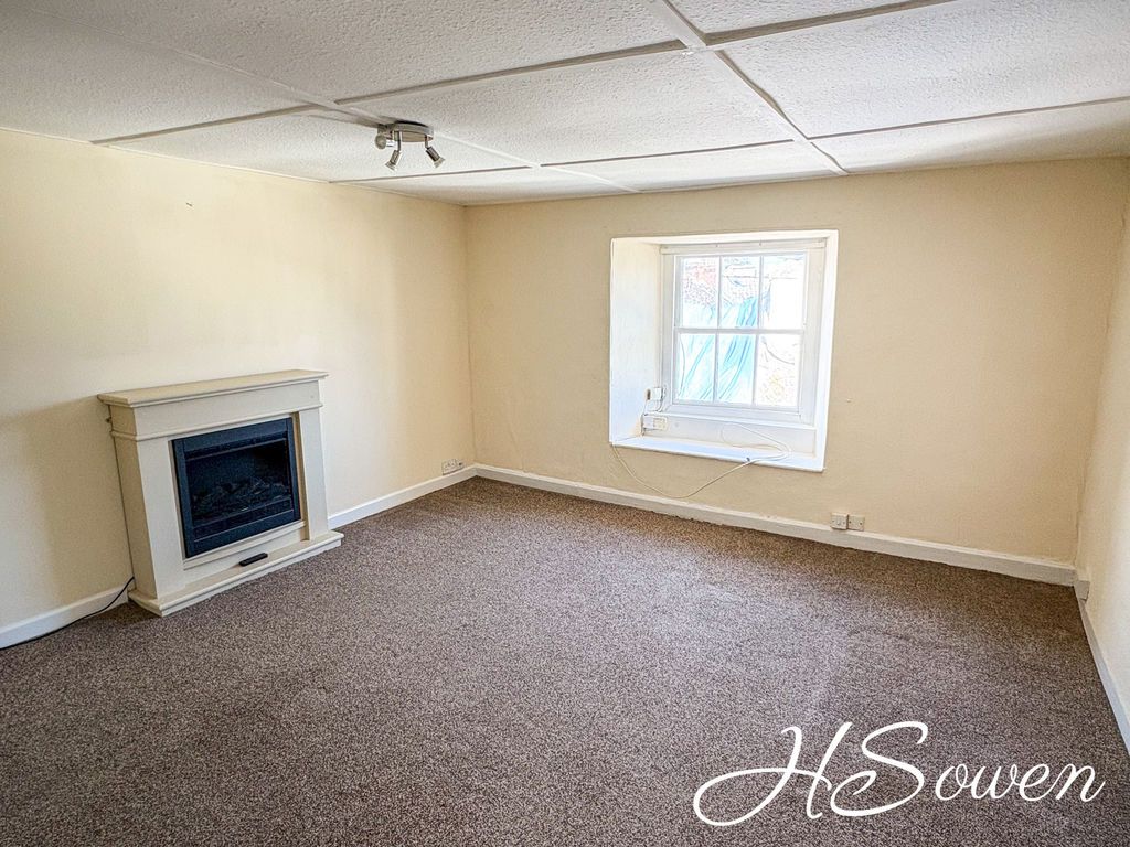 Property photo 3 of 11 Photo 2