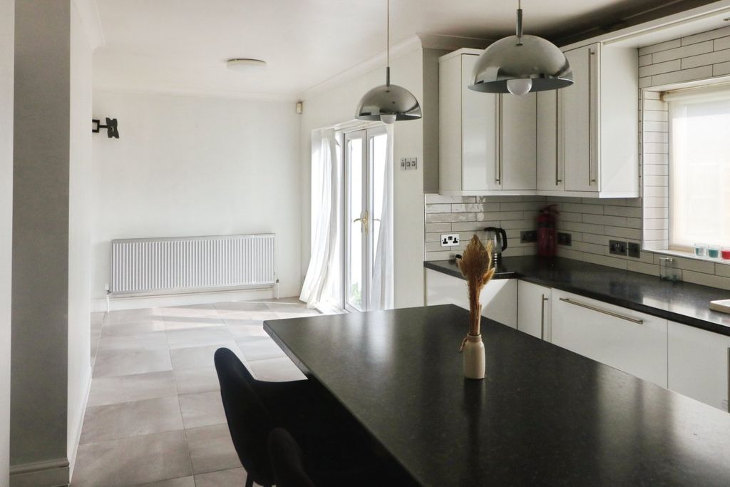 Property photo 2 of 13 Kitchen