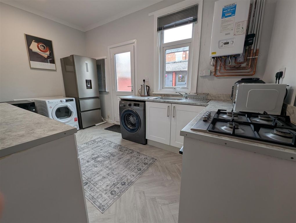 Property photo 3 of 8 Kitchen/Diner