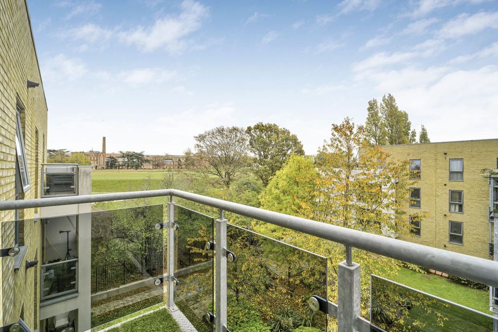 Property photo 2 of 8 Picture No. 16