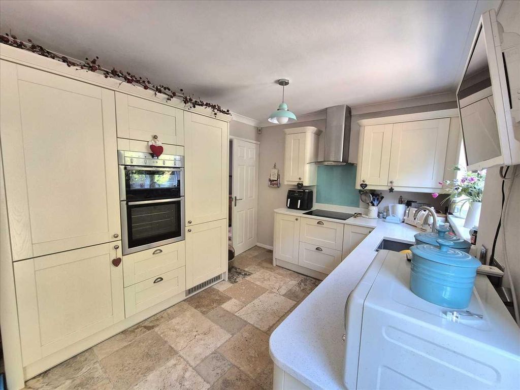 Additional image 10 of 3 bed detached house for saleDerwen Aur, Porth CF39