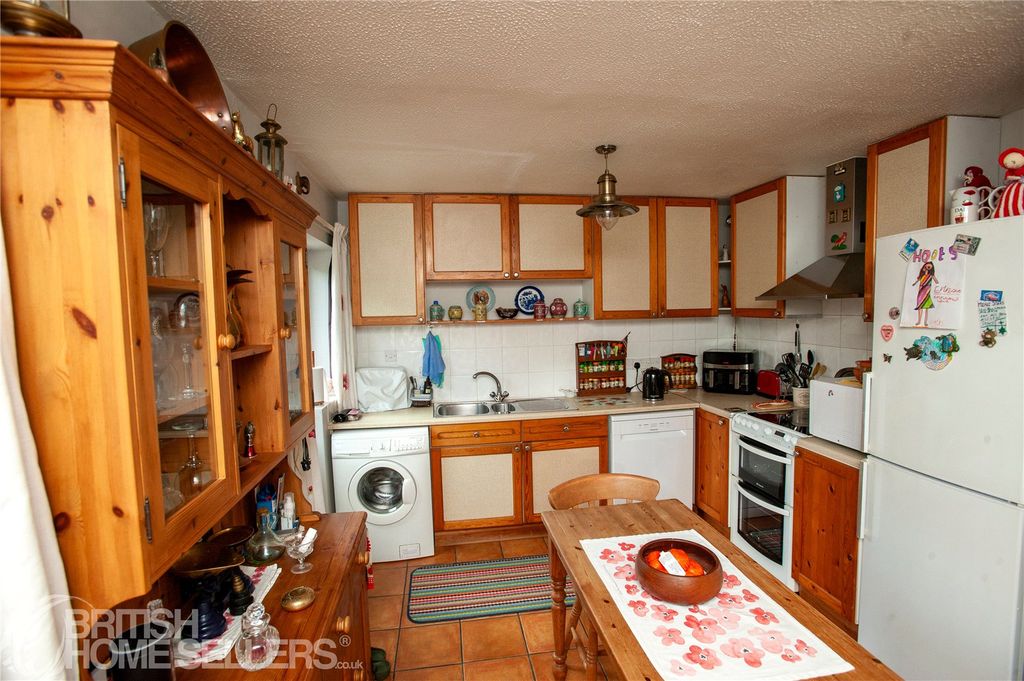 Property photo 2 of 16 Picture No. 18