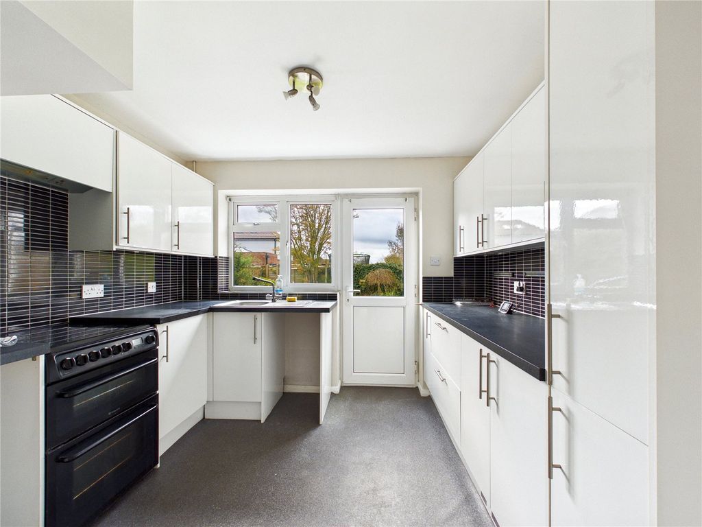 Property photo 2 of 17 Picture No. 13