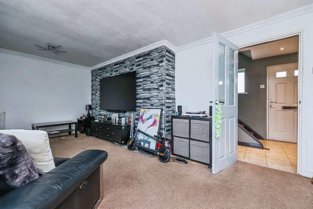 Property photo 3 of 22