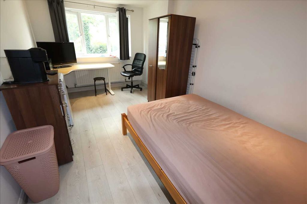 Property photo 2 of 14 Bedroom Four