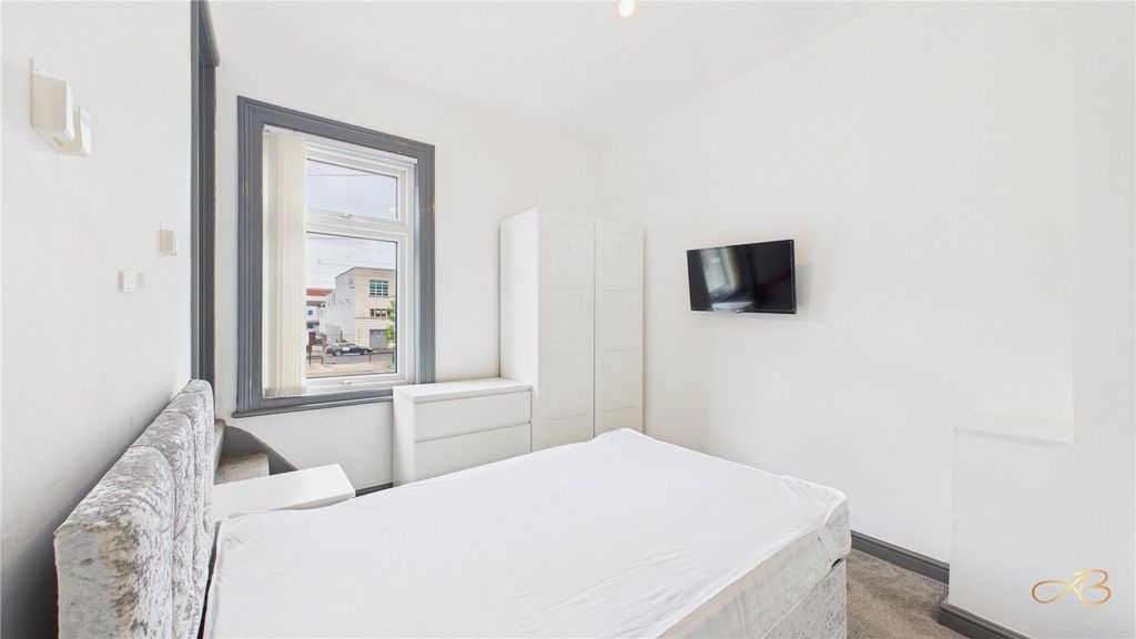 Property photo 1 of 6 Picture No. 15