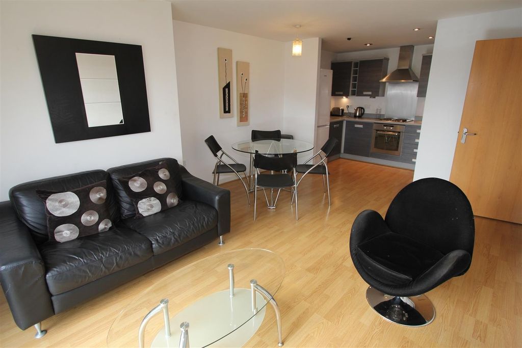 Property photo 1 of 8 Modern Open-Plan Living With Stylish Furniture...