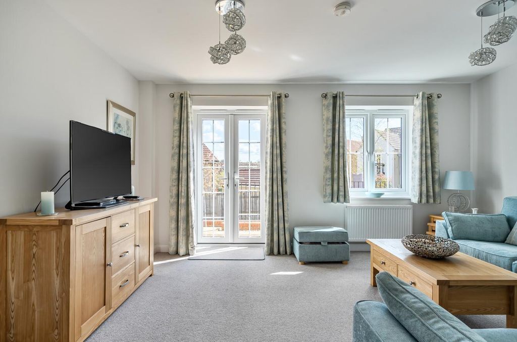 Property photo 2 of 21 1436877-12-69Cbca460E687.Jpg