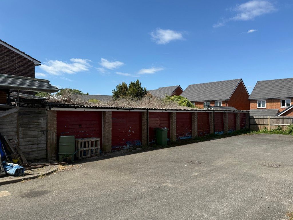Property photo 1 of 2 Compound Of Eight Garages
