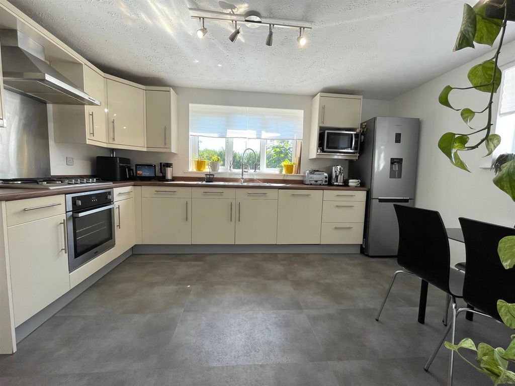 Property photo 3 of 34 E7.Jpg