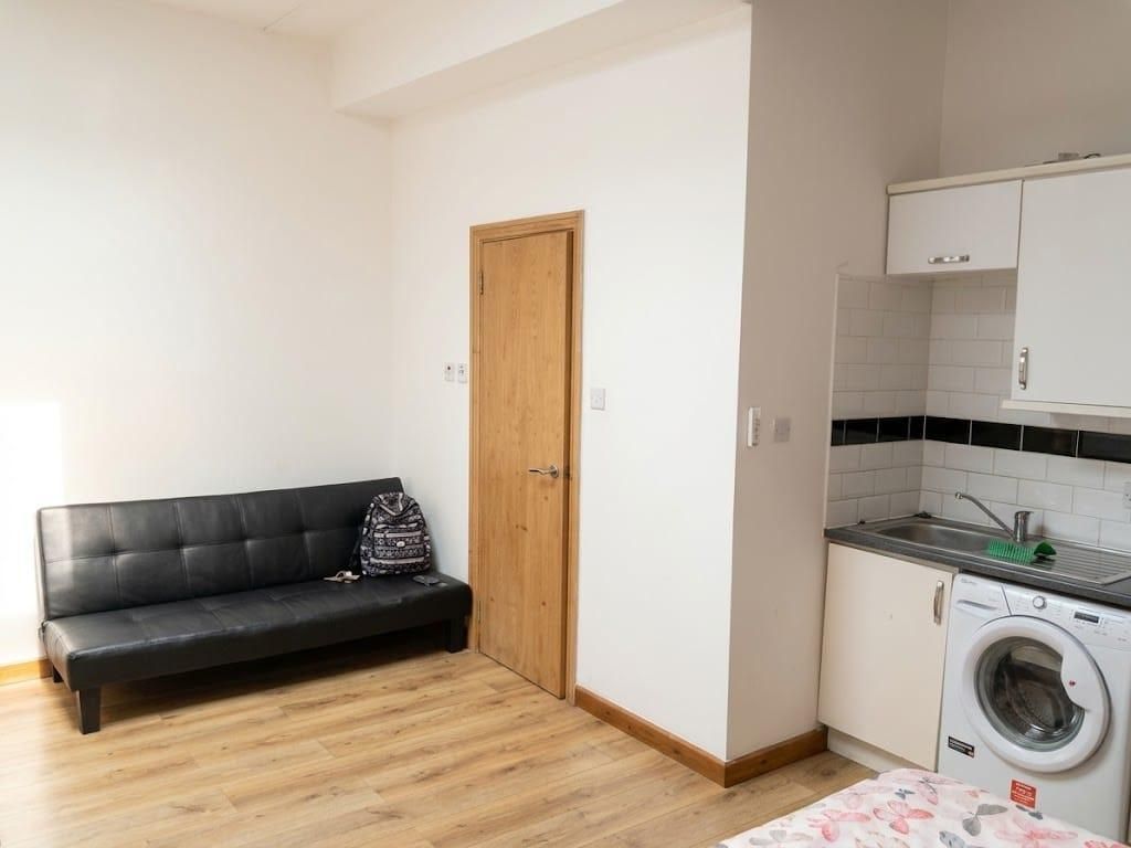 Property photo 1 of 3