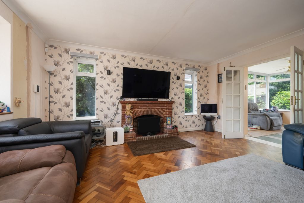 Property photo 2 of 15 Sitting Room