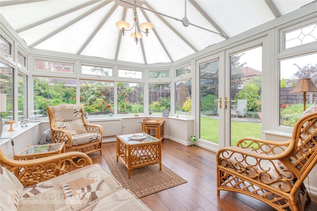 Property photo 2 of 27 Conservatory