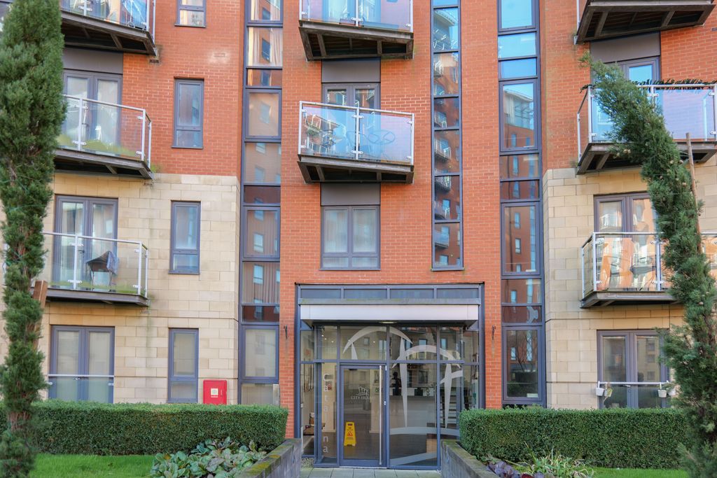 Property photo 1 of 24