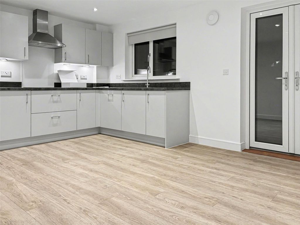 Property photo 3 of 11 Picture No. 04