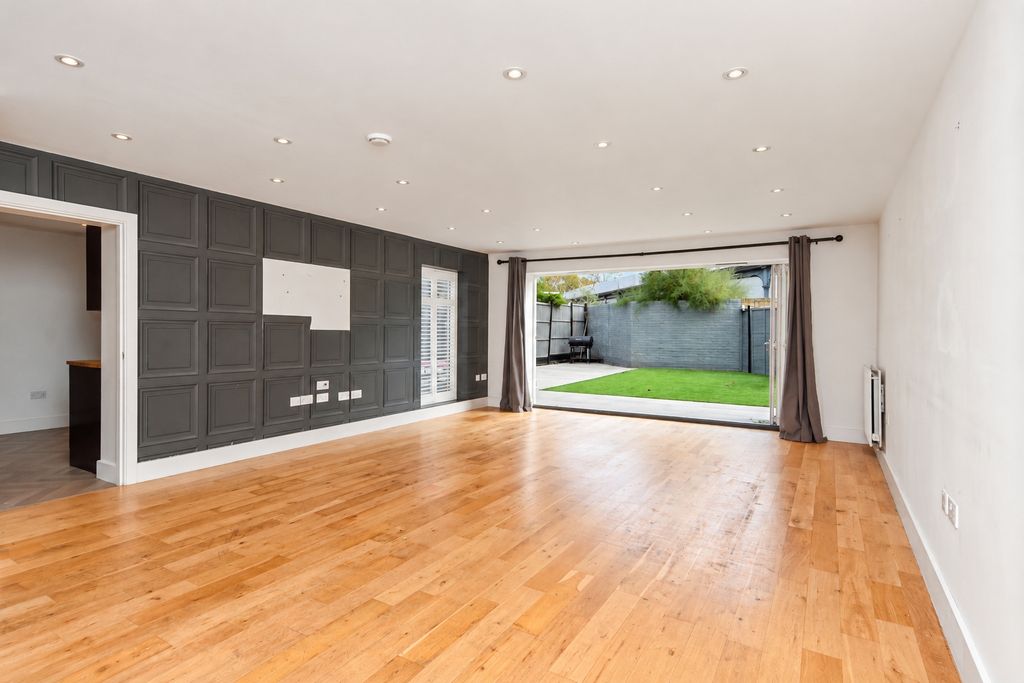 Property photo 3 of 43 Picture No. 78
