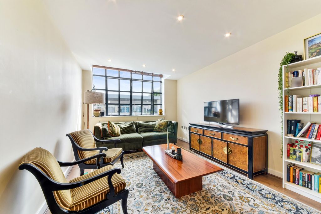 Property photo 1 of 11 Image