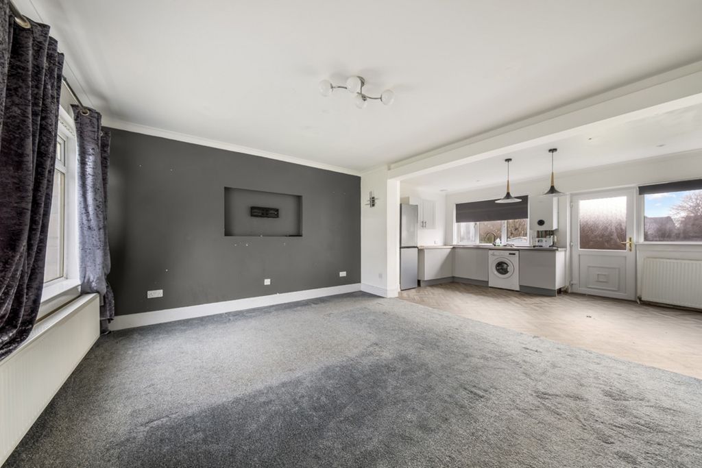 Property photo 3 of 29