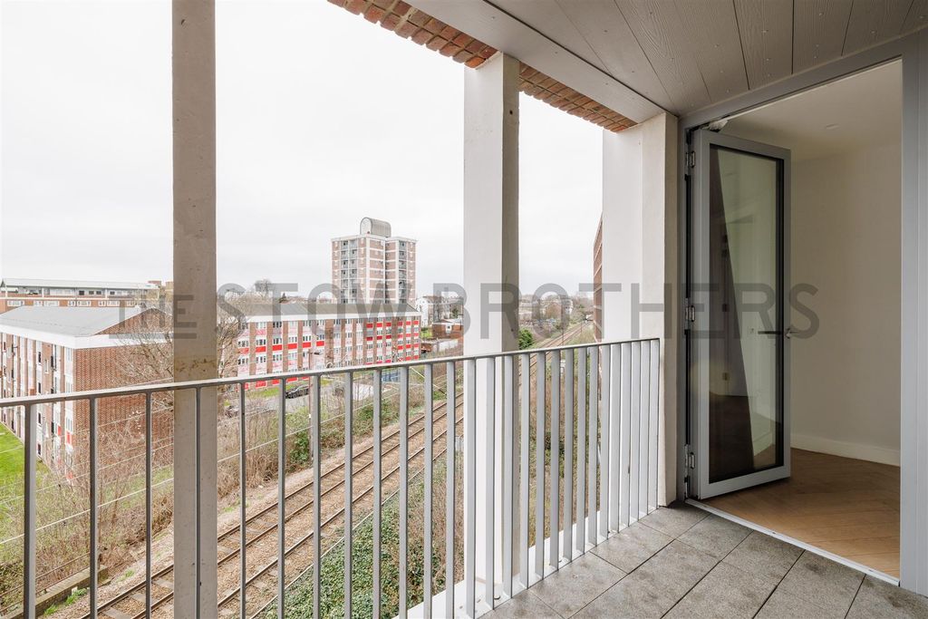 Property photo 3 of 24