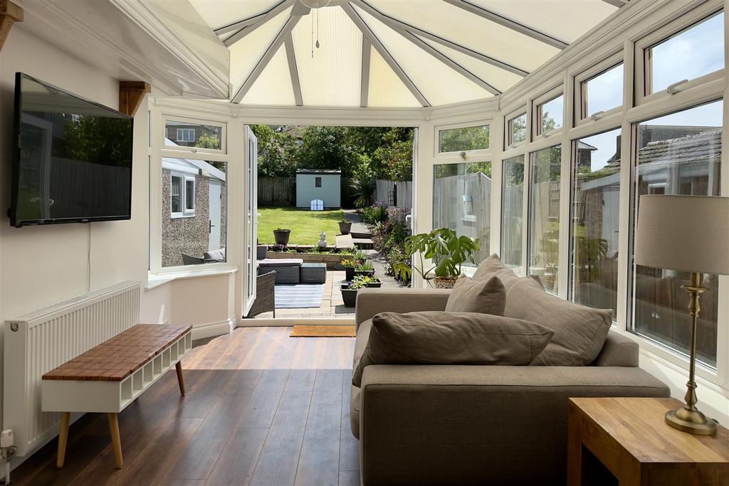 Property photo 3 of 32