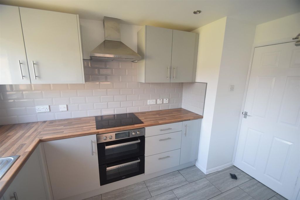 Property photo 3 of 10 Kitchen Reverse.Jpg