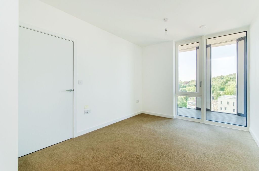 Property photo 3 of 5