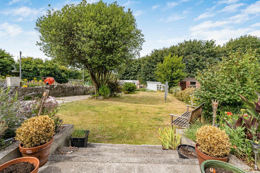 Property photo 2 of 30