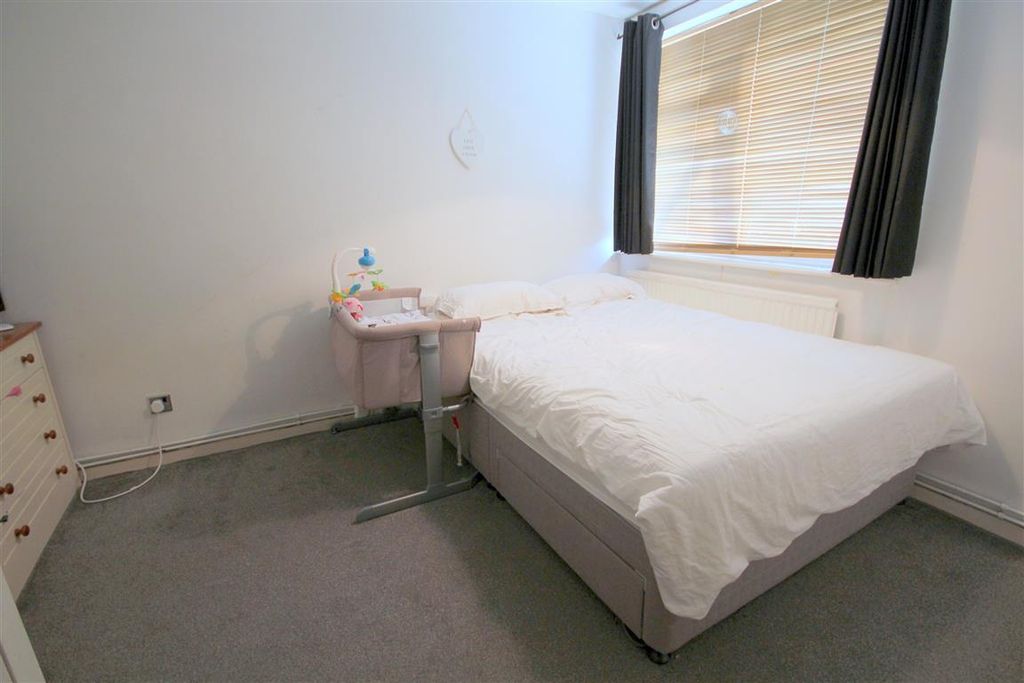 Property photo 3 of 6 Bedroom 2