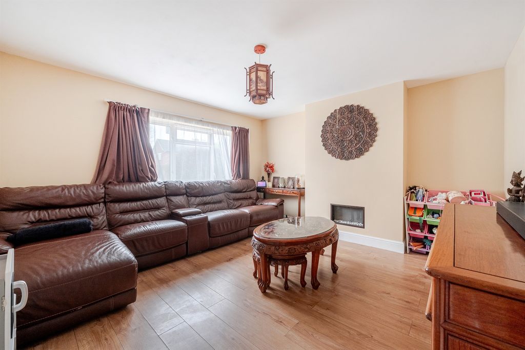 Property photo 2 of 11