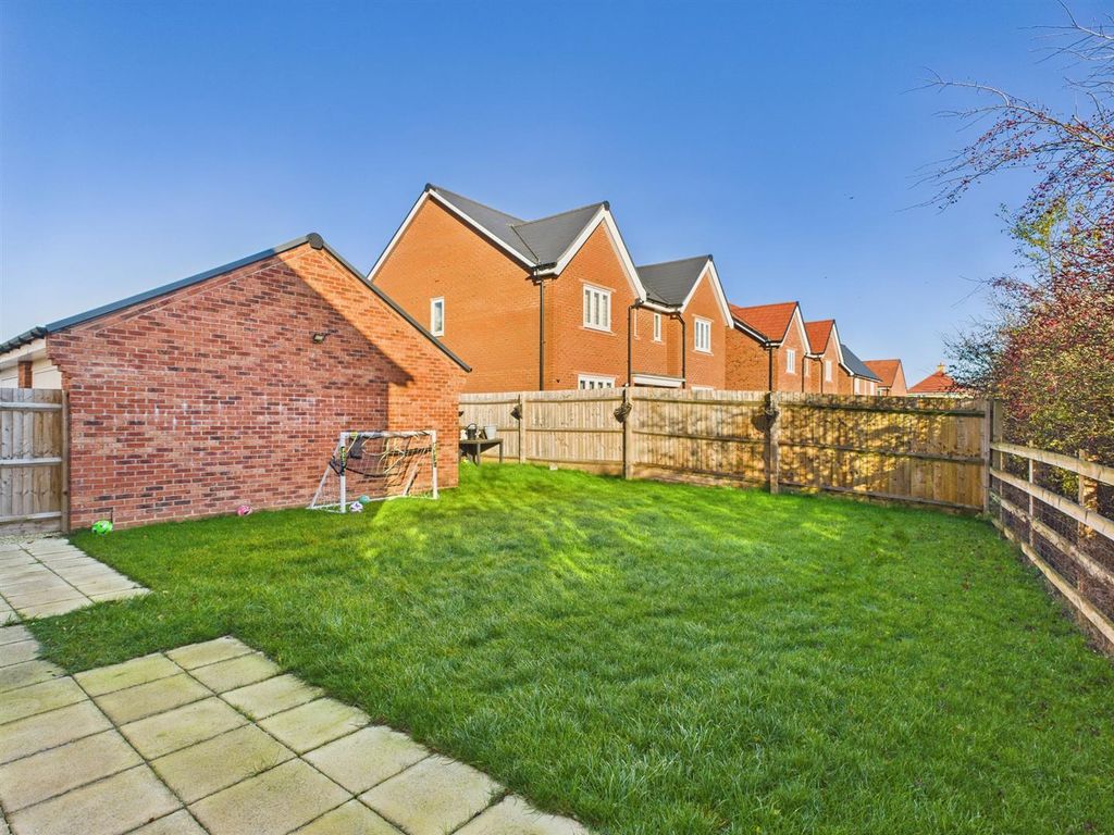 Property photo 3 of 18